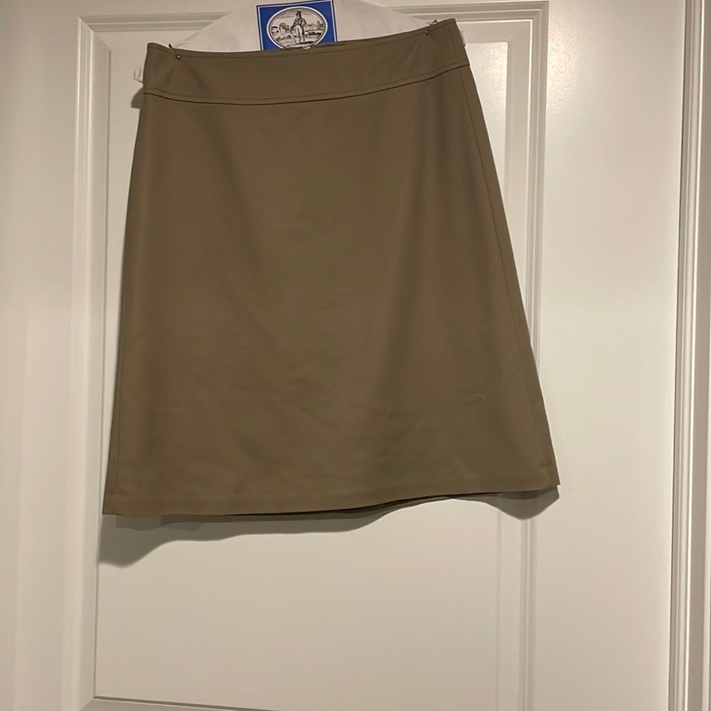 EUC Women’s Khaki Banana Republic A-Line skirt size 6​​